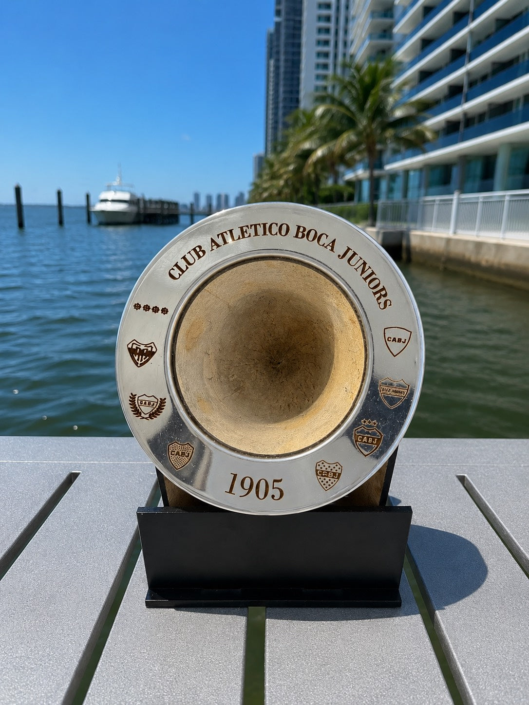 Mate Imperial Boca Juniors – Black Leather Gourd with Engraved CABJ Tribute Rim (Edición Especial)