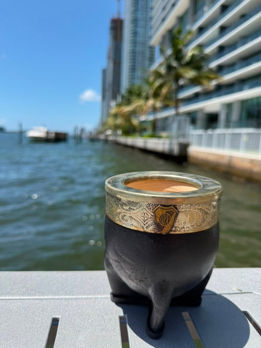 Mate Imperial River Plate – Black Leather Gourd with Bronze CARP Crest Charm & Chiseled Steel Rim